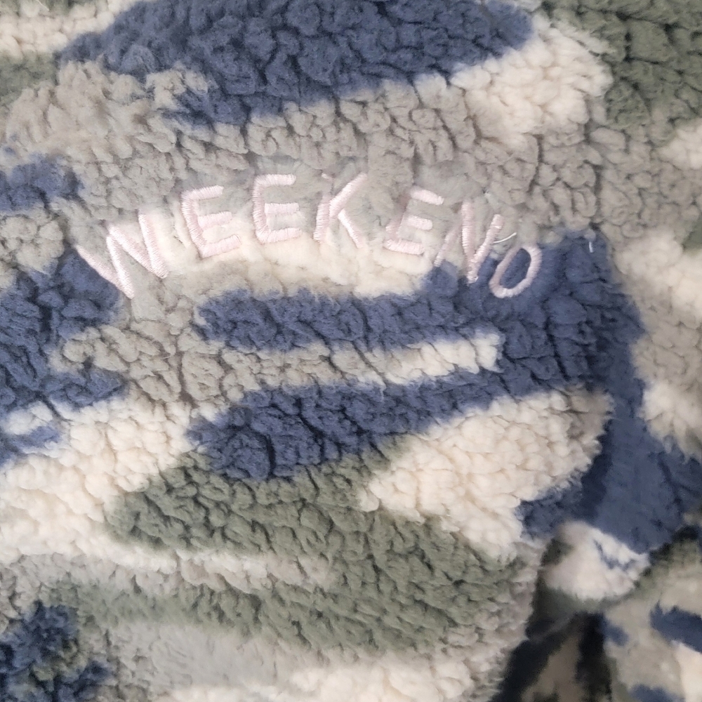 Blue and Green Zip Up Sweater with Camouflage Pattern - Picture 3 of 9